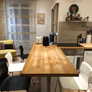 47m2 Calme Au Coeur De Appartamento