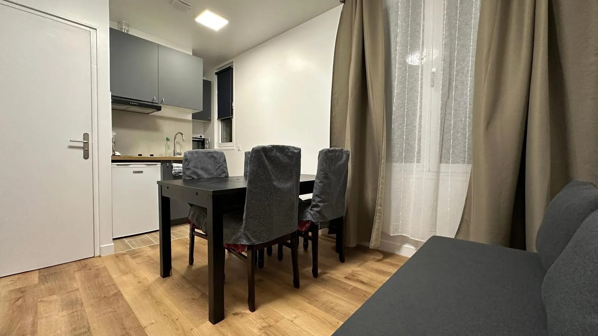 Appartement Lacharriere-Logement entier 38m2 Paris